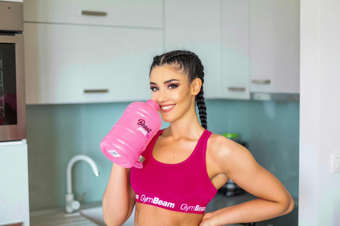 Γιατί είναι σημαντικό το νερό και πόση ποσότητα νερού πρέπει να καταναλώνετε; Γιατί είναι σημαντικό το νερό και πόση ποσότητα νερού πρέπει να καταναλώνετε;