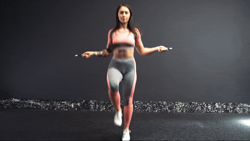 Πώς να κάνετε την άσκηση high knees με σχοινάκι;