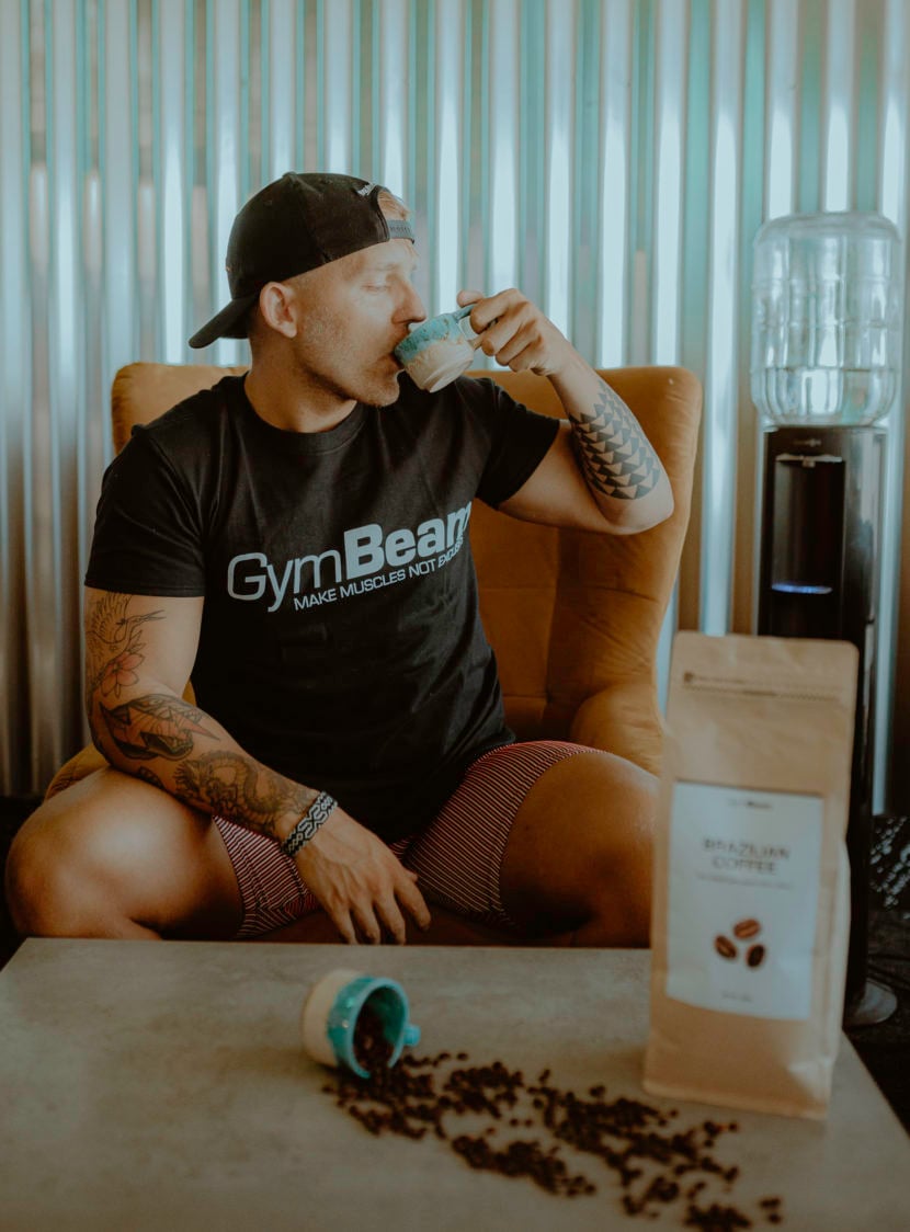 Οφέλη της καφεΐνης πριν από την προπόνηση Οφέλη της καφεΐνης πριν από την προπόνηση