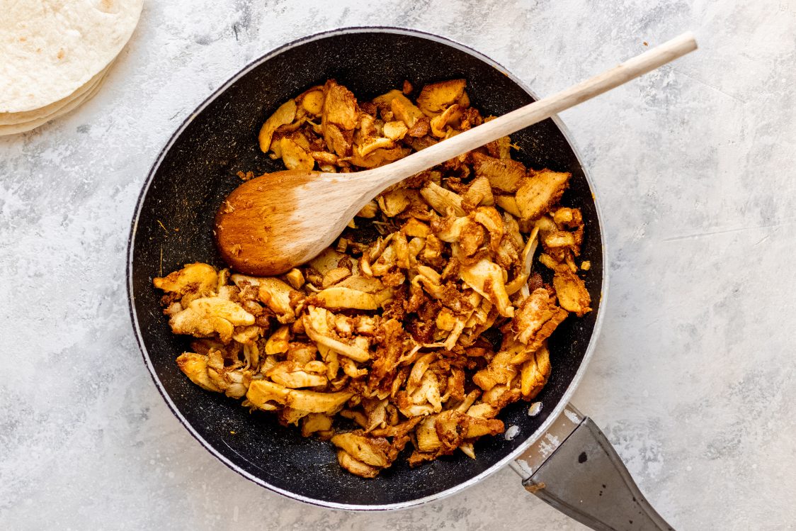 Κεμπάπ με σάλτσα σκόρδου - προετοιμασία κρέατος