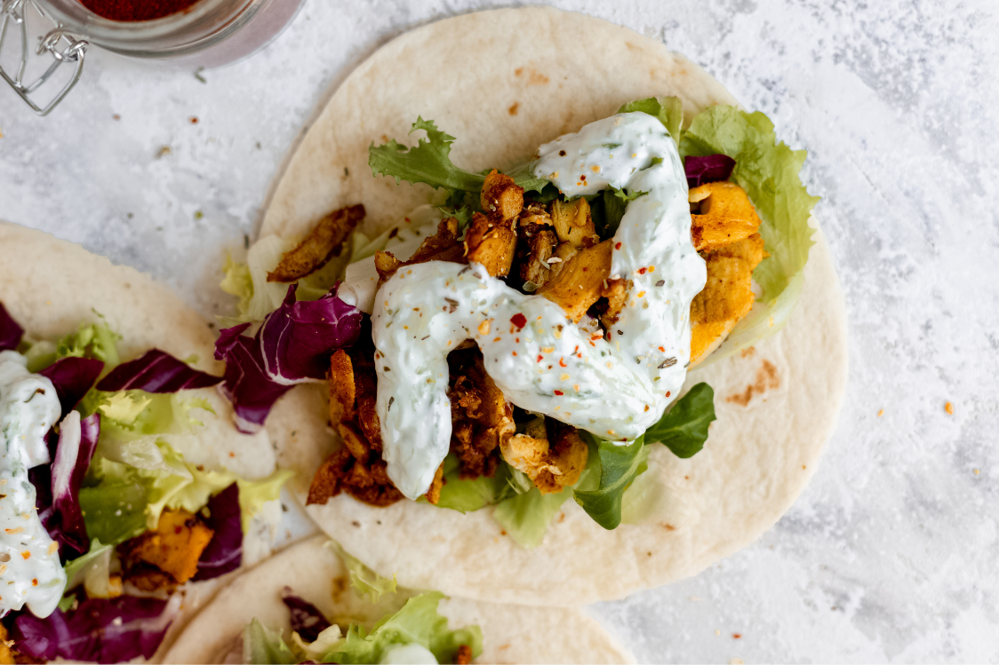 Κεμπάπ με σάλτσα σκόρδου