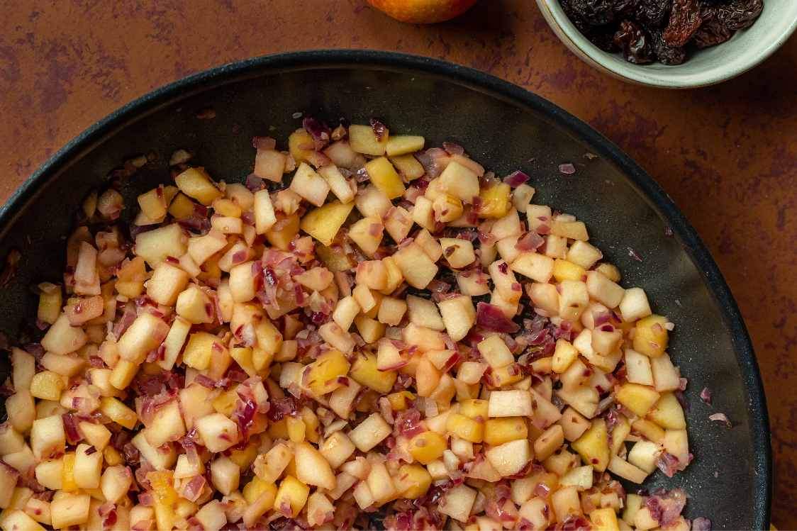 Chutney μήλου - μείγμα από μήλο και κρεμμύδι Chutney μήλου - μείγμα από μήλο και κρεμμύδι