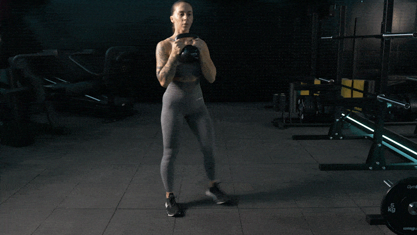 Πλάγια προβολή με kettlebell (Kettlebell Side Lunge)