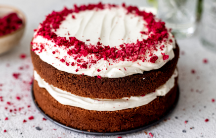 Fitness συνταγή: Κέικ red velvet με γέμιση κρέμας κουάρκ
