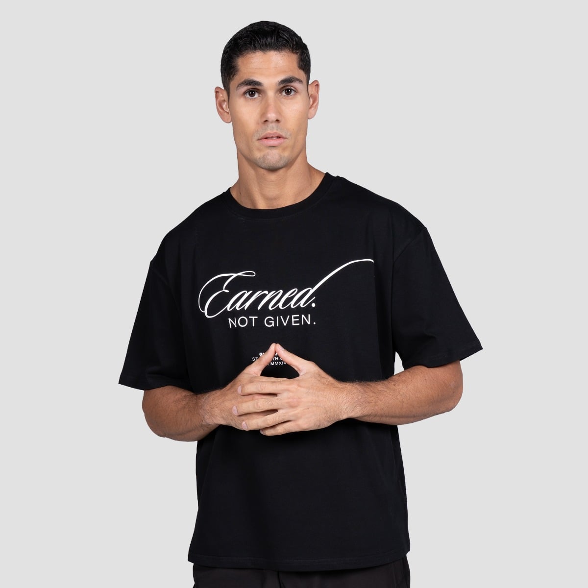 Earned T-shirt Black - GymBeam