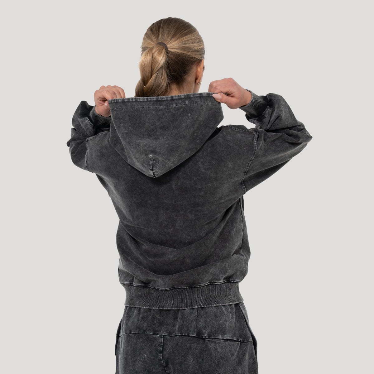 Women‘s Abyss Hoodie Charcoal - GymBeam