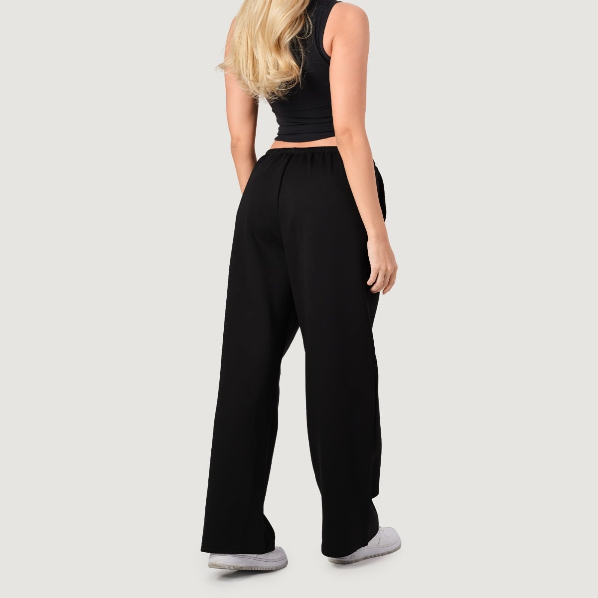 Women‘s NEO Joggers Black - GymBeam
