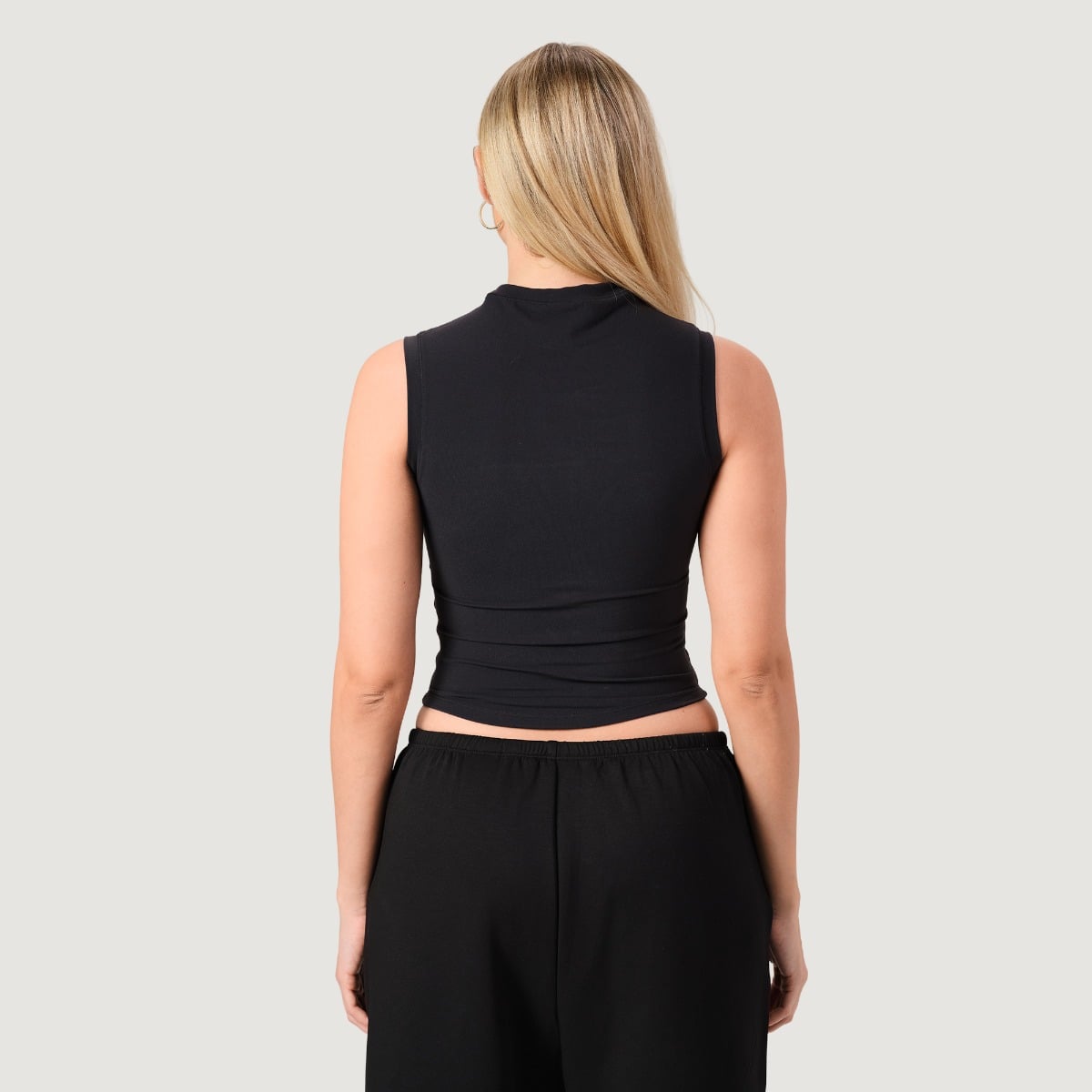 Women‘s NEO Turtleneck Top Black - GymBeam